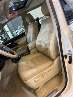 تۆیۆتا لاند کروزەر